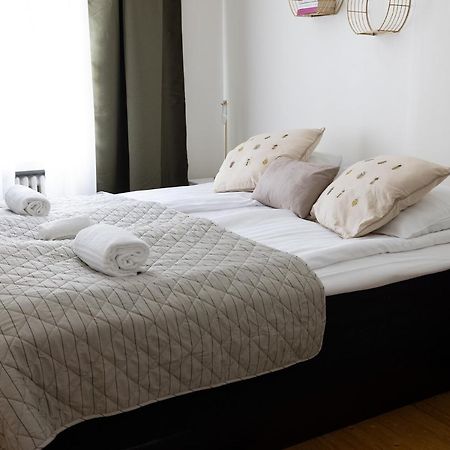 2Ndhomes City Center 2Br Apartment By The Finnish National Theatre With Balcony And Park View Helsínquia Exterior foto